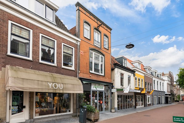 Sfeervol wonen onder een karakteristieke kap, midden in Woerden. 